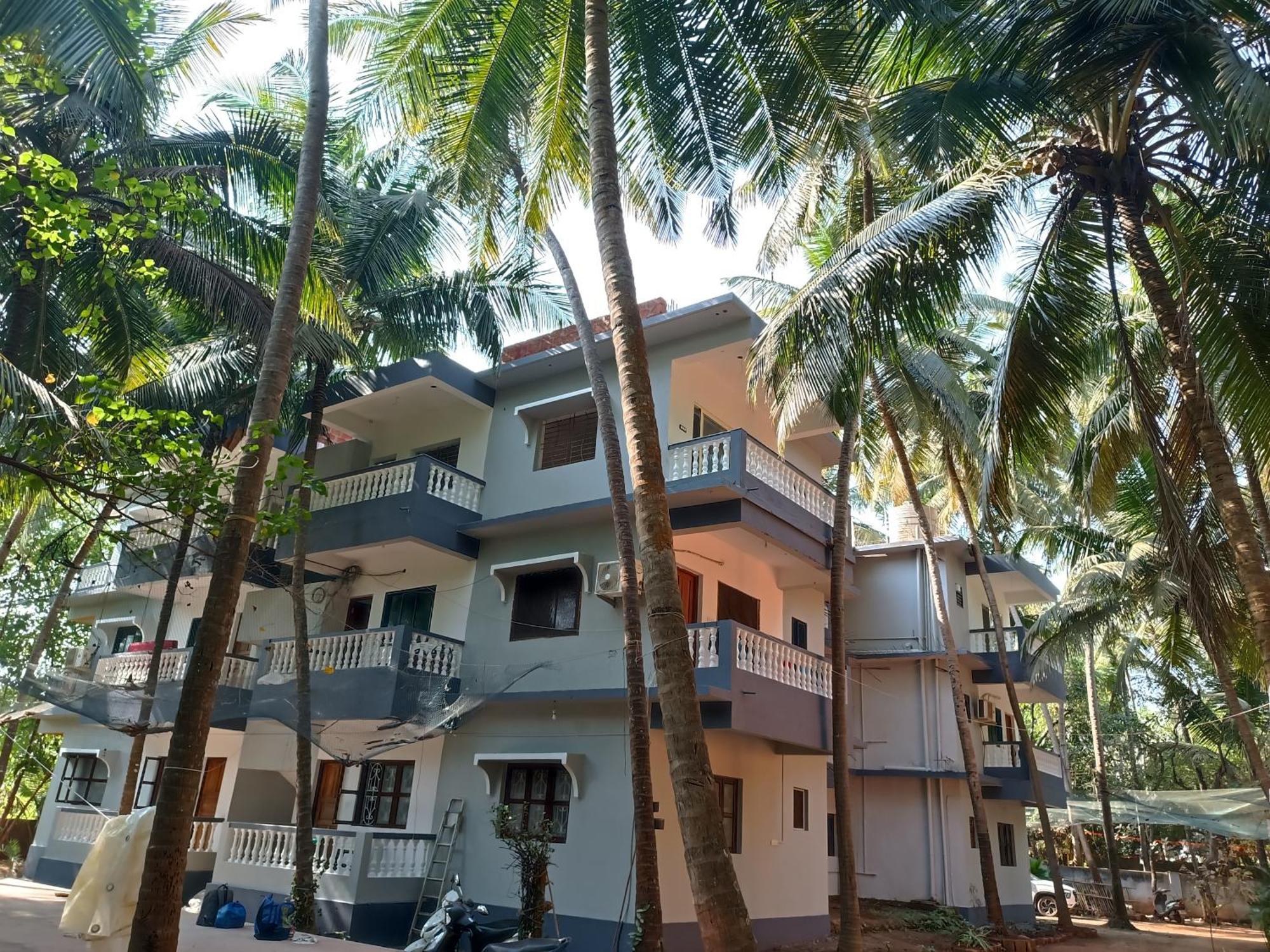 The Waves Goa Morjim Exterior photo